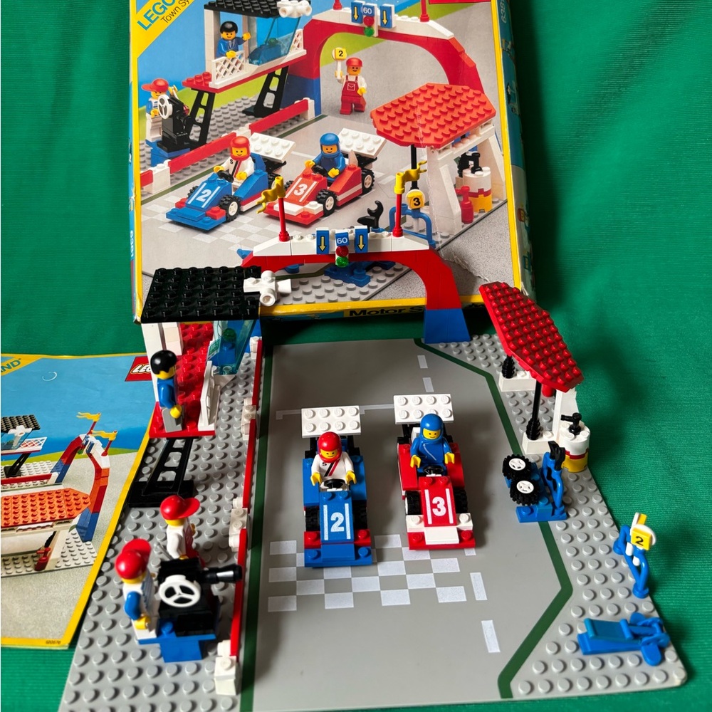 VINTAGE 1987 LEGO Legoland: Motor Speedway 6381 COMPLETE Box Instructions